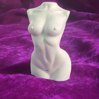 Concrete female torso D3